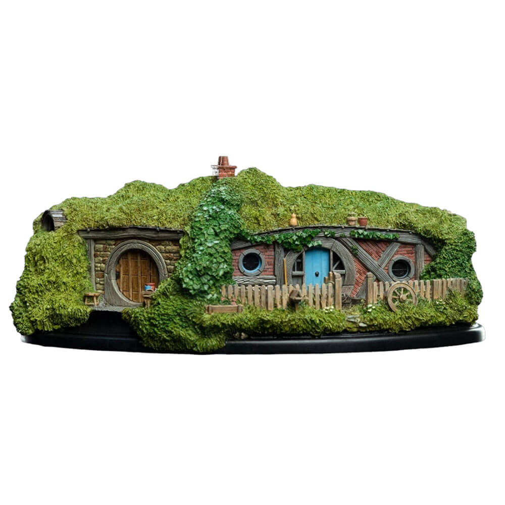 Hobbit Gandalf's Cutting Hobbit Hole Diorama