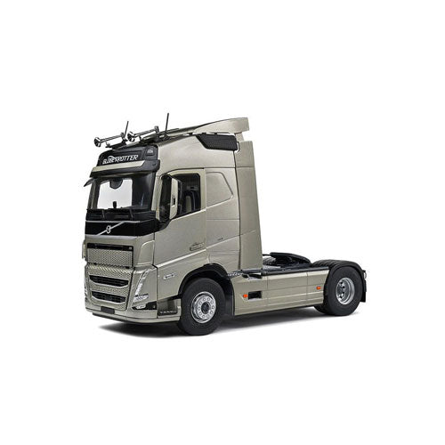 2021 Volvo Globetrotter XL Semi Truck 1/24 Scale