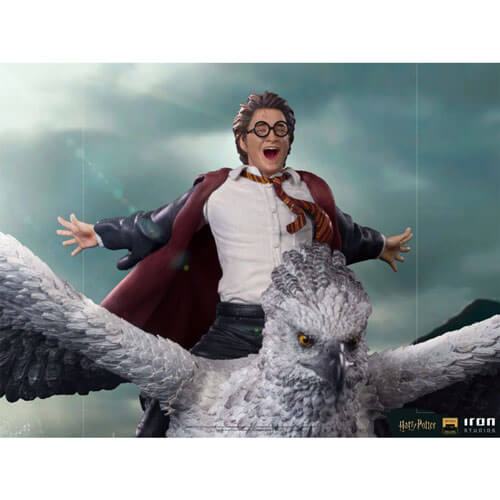 Harry Potter Harry & Buckbeak Deluxe 1:10 Scale Statue