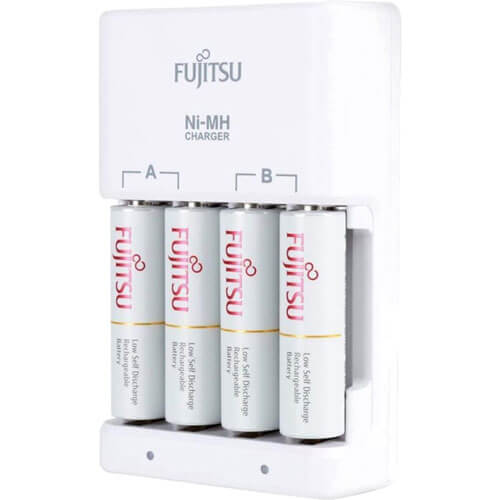 Fujitsu Charger Set with 4pcs 2000mAh AA Ni-MH Battery